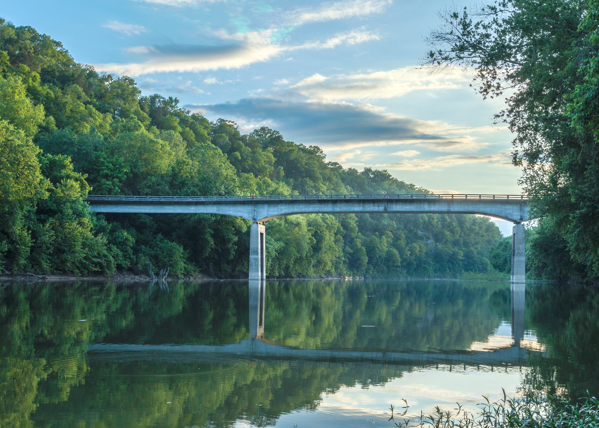 Landscape surrounding the Kentucky bridge.
