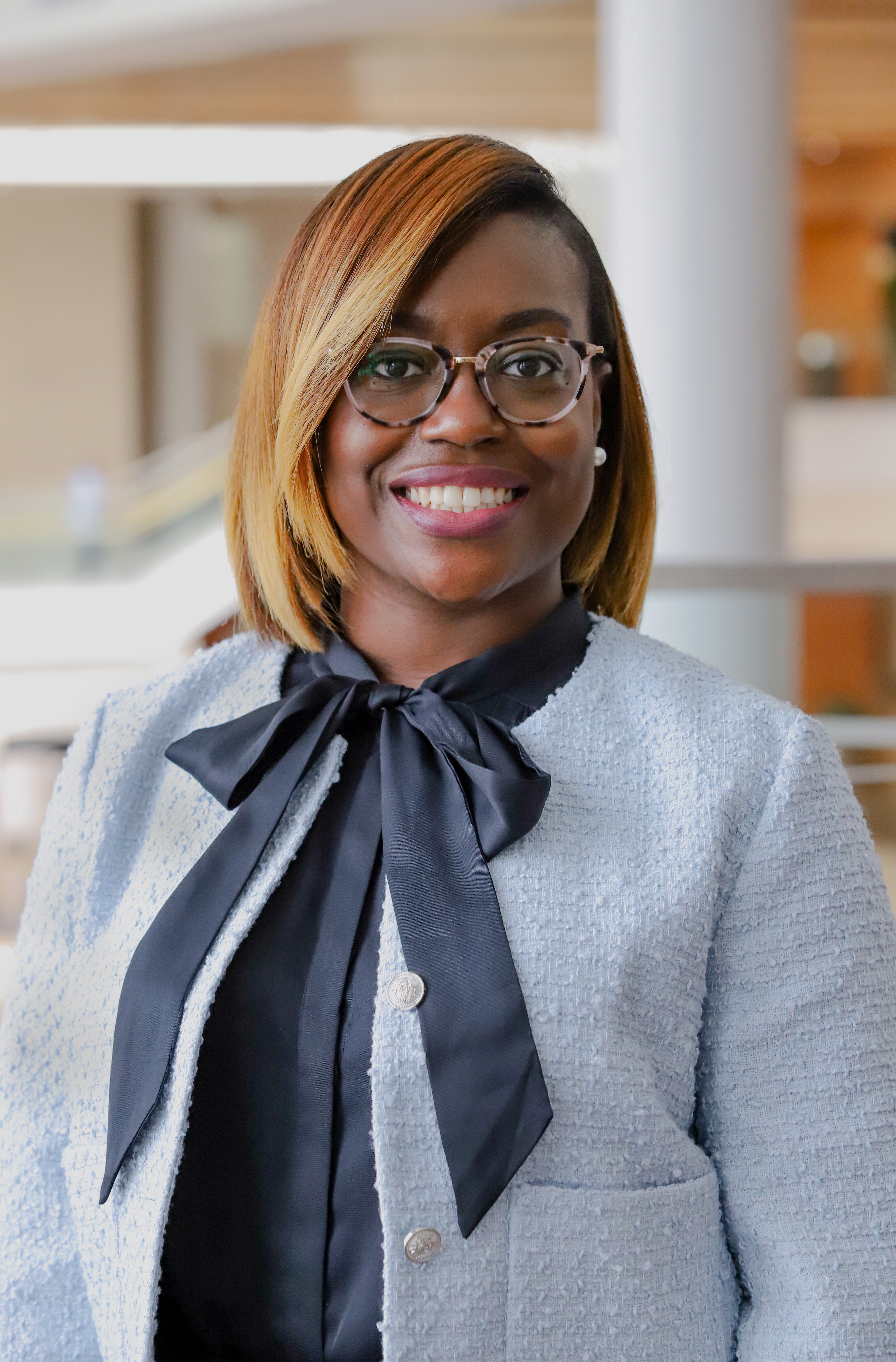 headshot of Dr. Na'Tasha Evans 