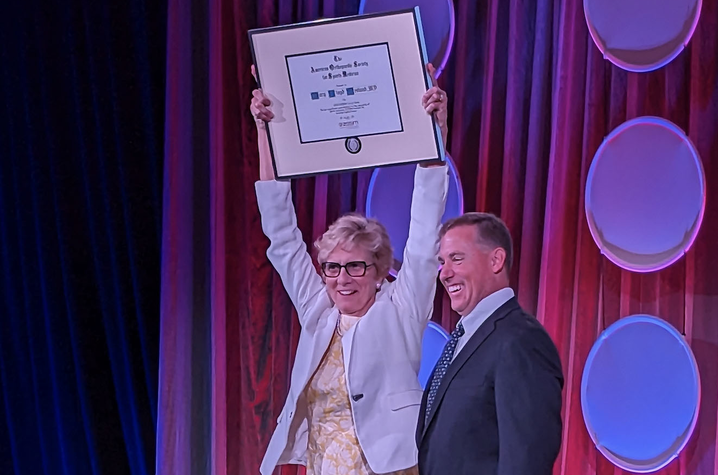 UK HealthCare orthopaedic surgeon Mary Lloyd Ireland was honored at this year's annual meeting for the AOSSM, where she was inducted into its Hall of Fame.