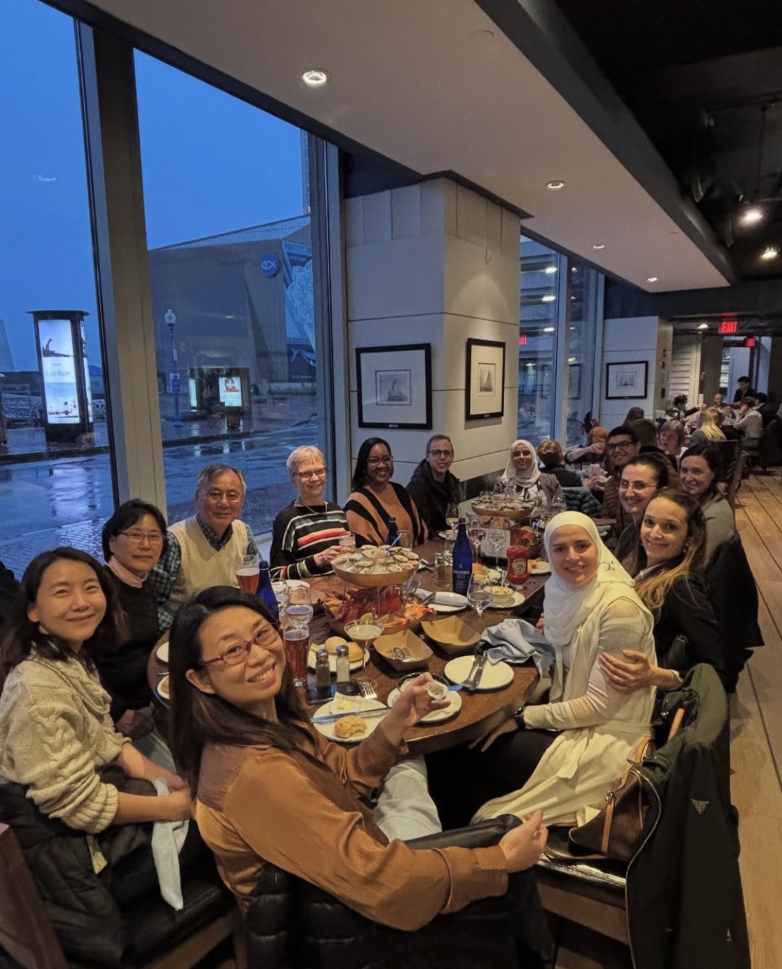 Faculty and residents enjoying a dinner at USCAP.