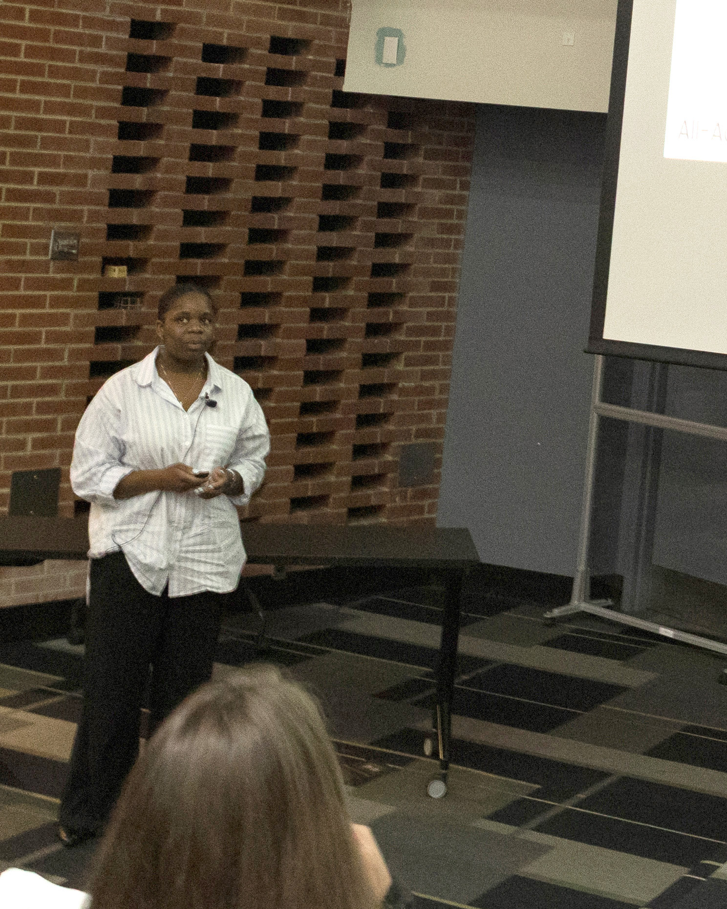Makyra Ross presents research during the 2025 AARTS Symposium