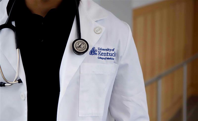 UKCOM White Coat