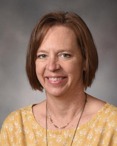 Kelly Burgess headshot
