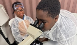 students use microscopes