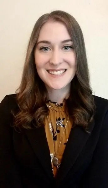 headshot of Dr. Stephanie Gusler 