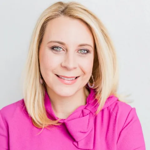 Headshot of Lisa Williams