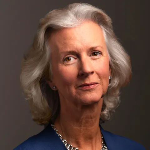 headshot of dr. hartmann