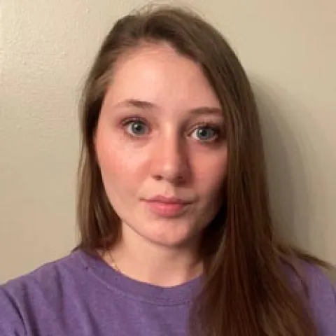 headshot of jenna