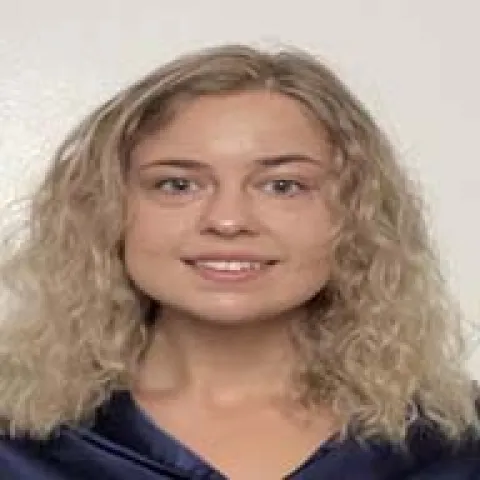 Shelbie Bates headshot