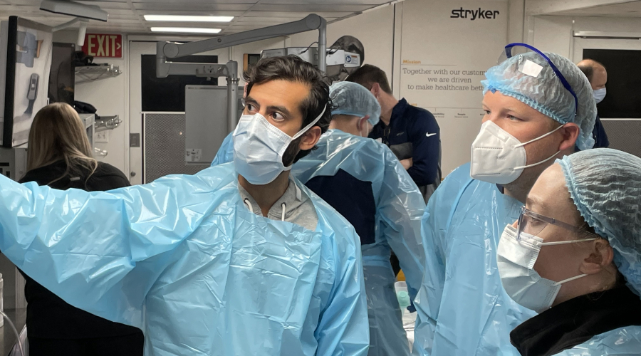 Dr. Saini teaches proper orientation of the endoscope compared to surgical instruments.