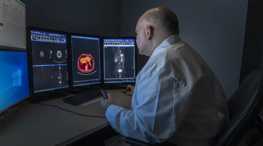Doctor working with radiology tech