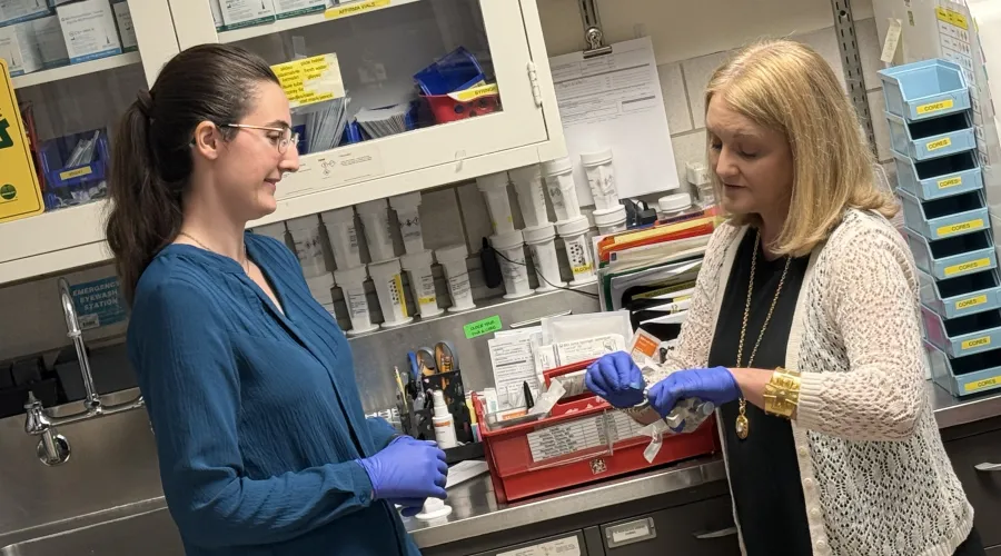 Resident working in cytopathology